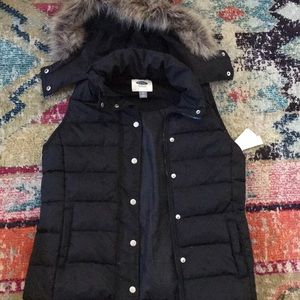 Black puffer vest
